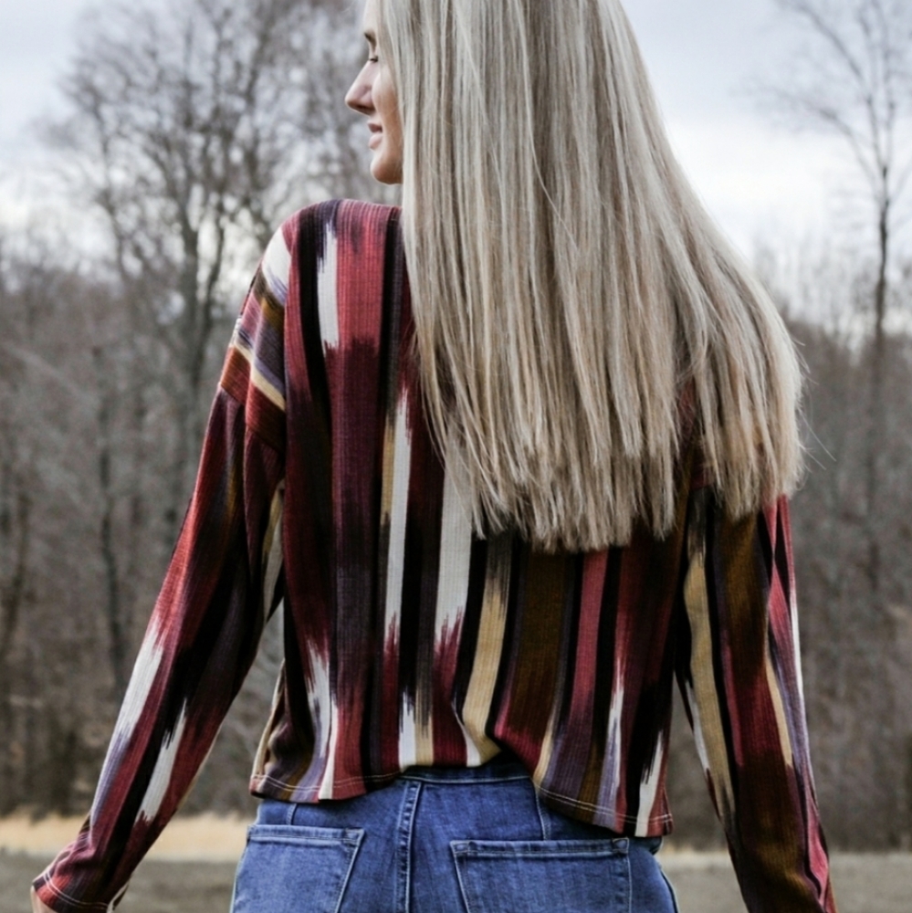🌼New boutique Abstract print top - Picture 3 of 9